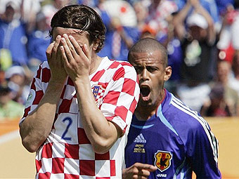       .  AFP <hr><a href=http://cup2006.lenta.ru/photo/2006/06/18/croatia/ target=__blank_> </a>